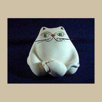 47Rinconada cat w/ mouse