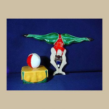 CL06Rinconada Clown over ball